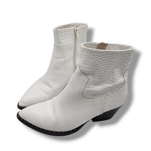 Something Navy Wesley White Cowboy Chelsea Boot., Womens 6.5